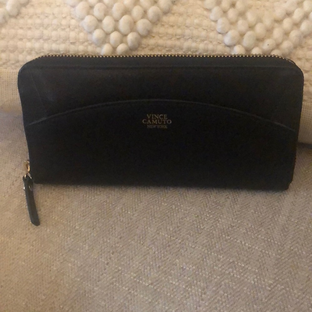 Vince Camuto wallet